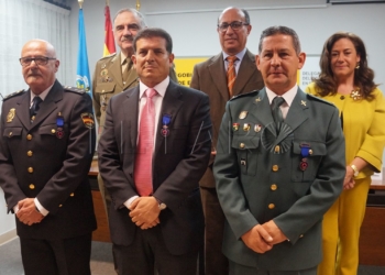 Las medallas de Protección Civil reconocen a 3 funcionarios por su buena labor en la OPE