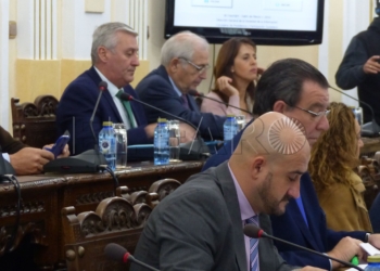 2 1 10 Imbroda planteará al ministro de Fomento una bajada de las tasas aeroportuarias