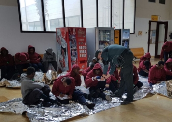 2 1 3 La Guardia Civil rescata a 22 inmigrantes, tres de ellos mujeres, ocultos en el doble fondo de un camión