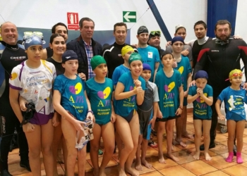Bautismo de buceo adaptado con la participación de Autismo Melilla