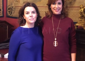 5 1 2 Velázquez resalta el cambio que Sáenz de Santamaría quiere dar a la conferencia de presidentes