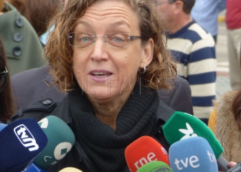 8 1 3 Rojas solicita que Ciudad y Fomento se reúnan para evitar la supresión de vuelos
