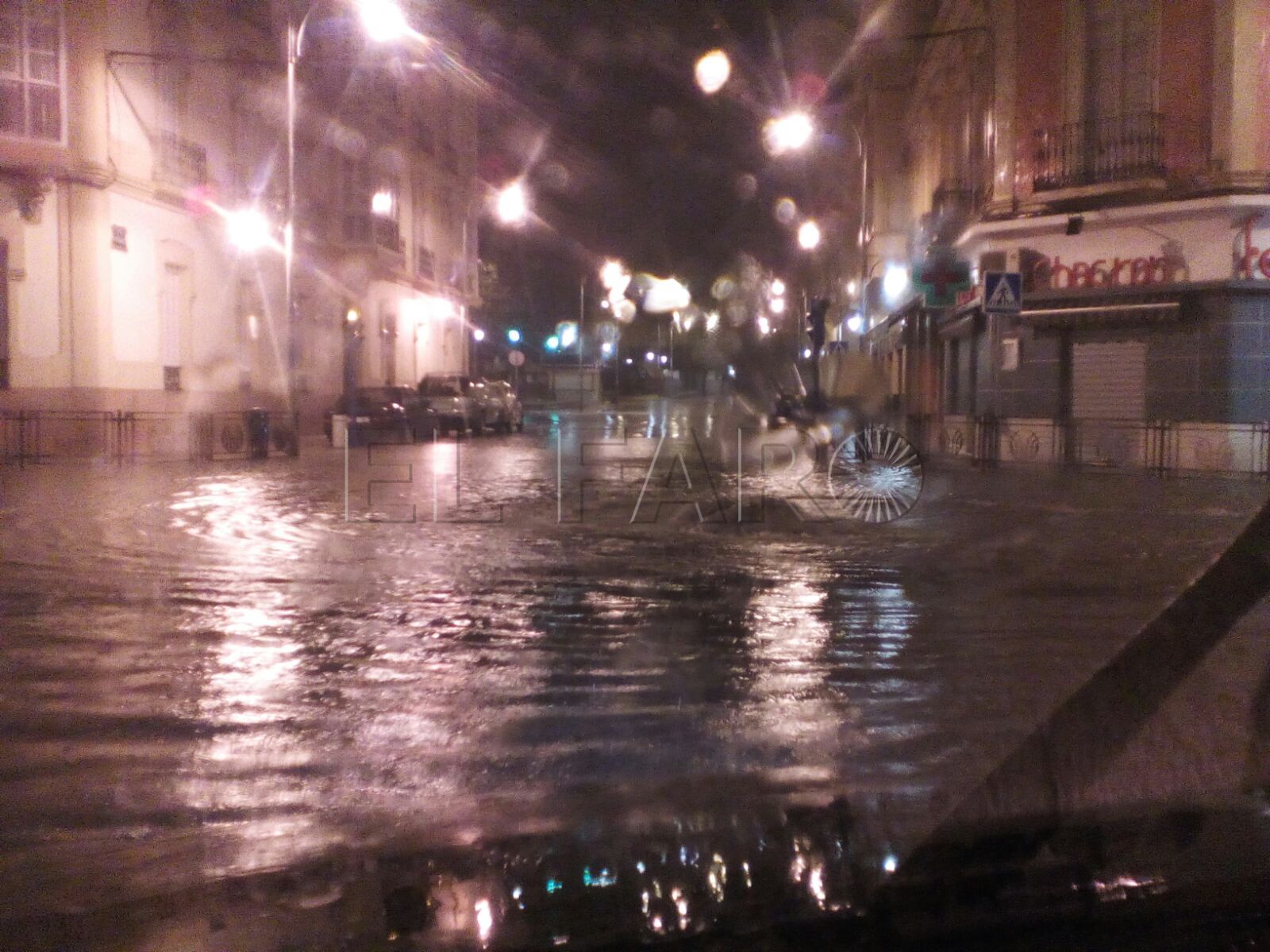 Caen 36 litros por metro cuadrado en una noche y 23 rayos en Melilla y sus alrededores