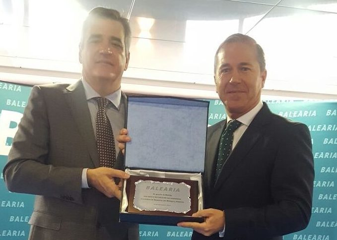 Imbroda habla de tomar medidas para subir el tráfico turístico con Marruecos
