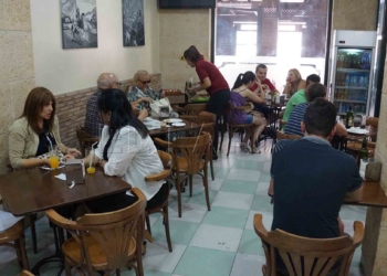 1 1 Hosteleros de Melilla, en alerta