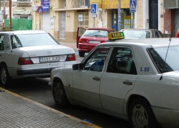 14 2 La Ciudad propone a los taxis una aplicación de móvil para pedir un servicio