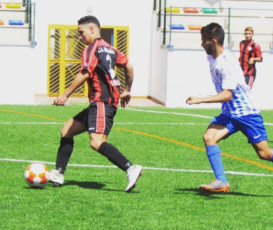 Mohamed Isbai: “Sueño con jugar algún día en la Unión Deportiva Melilla”