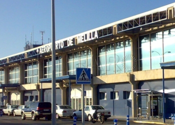 El joven que se coló en el avión es mayor de edad y será hoy devuelto a Marruecos