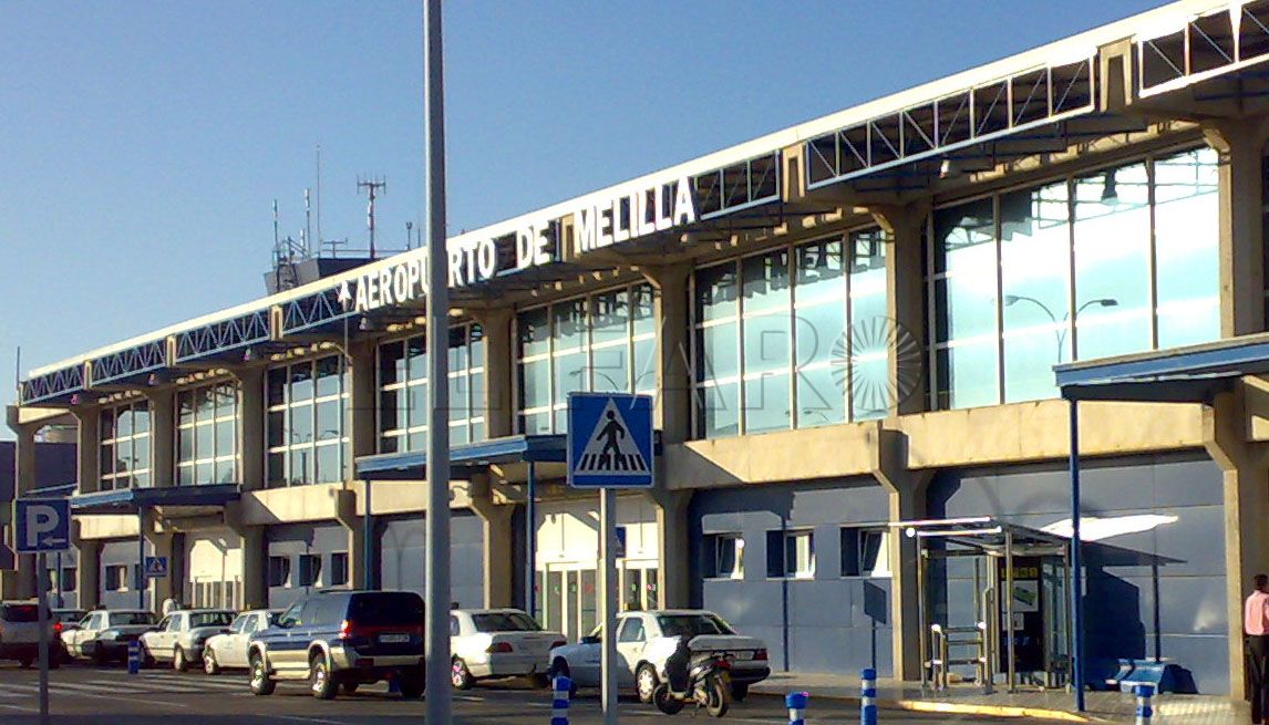 El joven que se coló en el avión es mayor de edad y será hoy devuelto a Marruecos