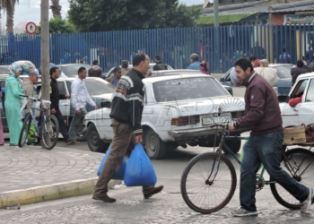 3 1 9 “El problema no está ni en el aeropuerto ni en el puerto, sino en la valla y en la frontera”