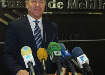 8 1 5 El Puerto bate récords: el tráfico de personas sube un 5% y el de mercancías un 13%
