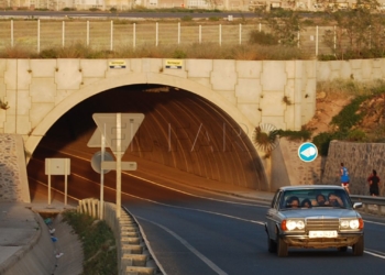 8 1 6 Le caen 5 meses de cárcel por hacer trompos con el coche y huir de la Policía a 140 por hora