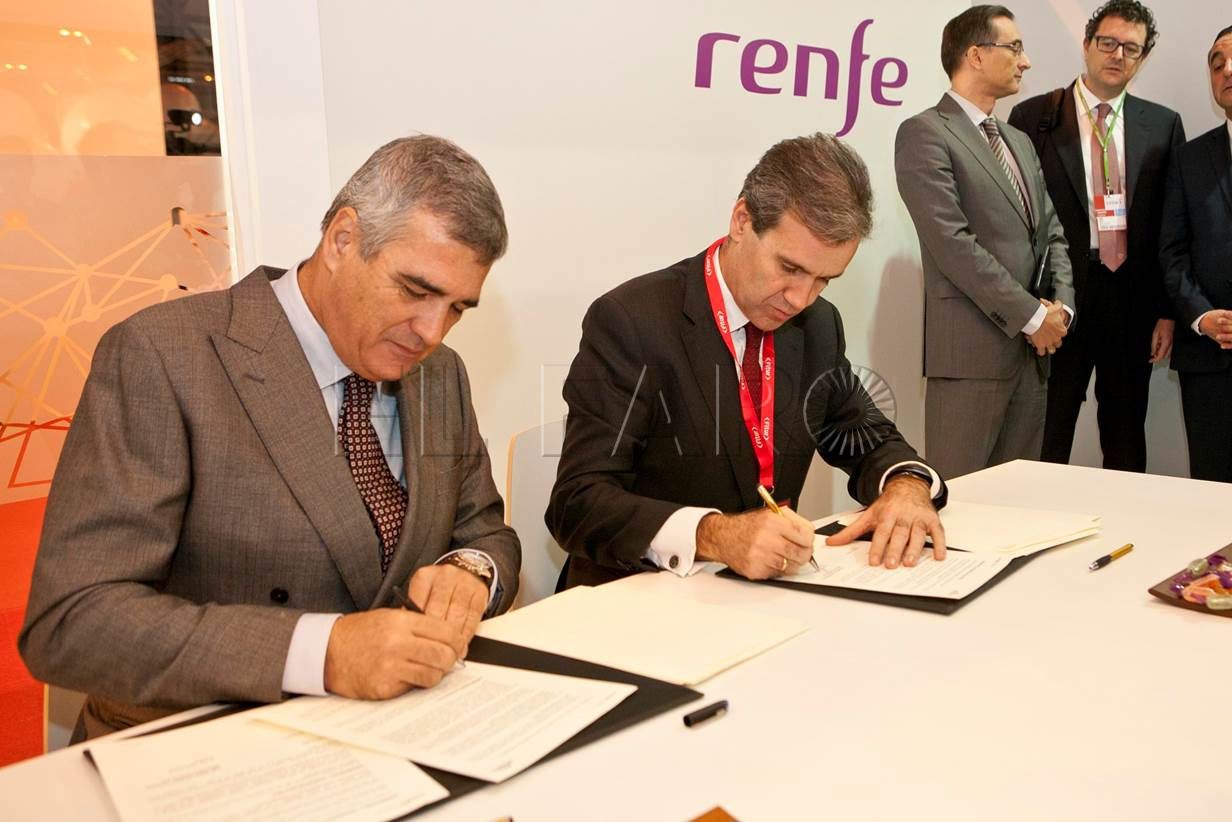 Renfe y Baleària acuerdan crear un billete combinado tren+barco