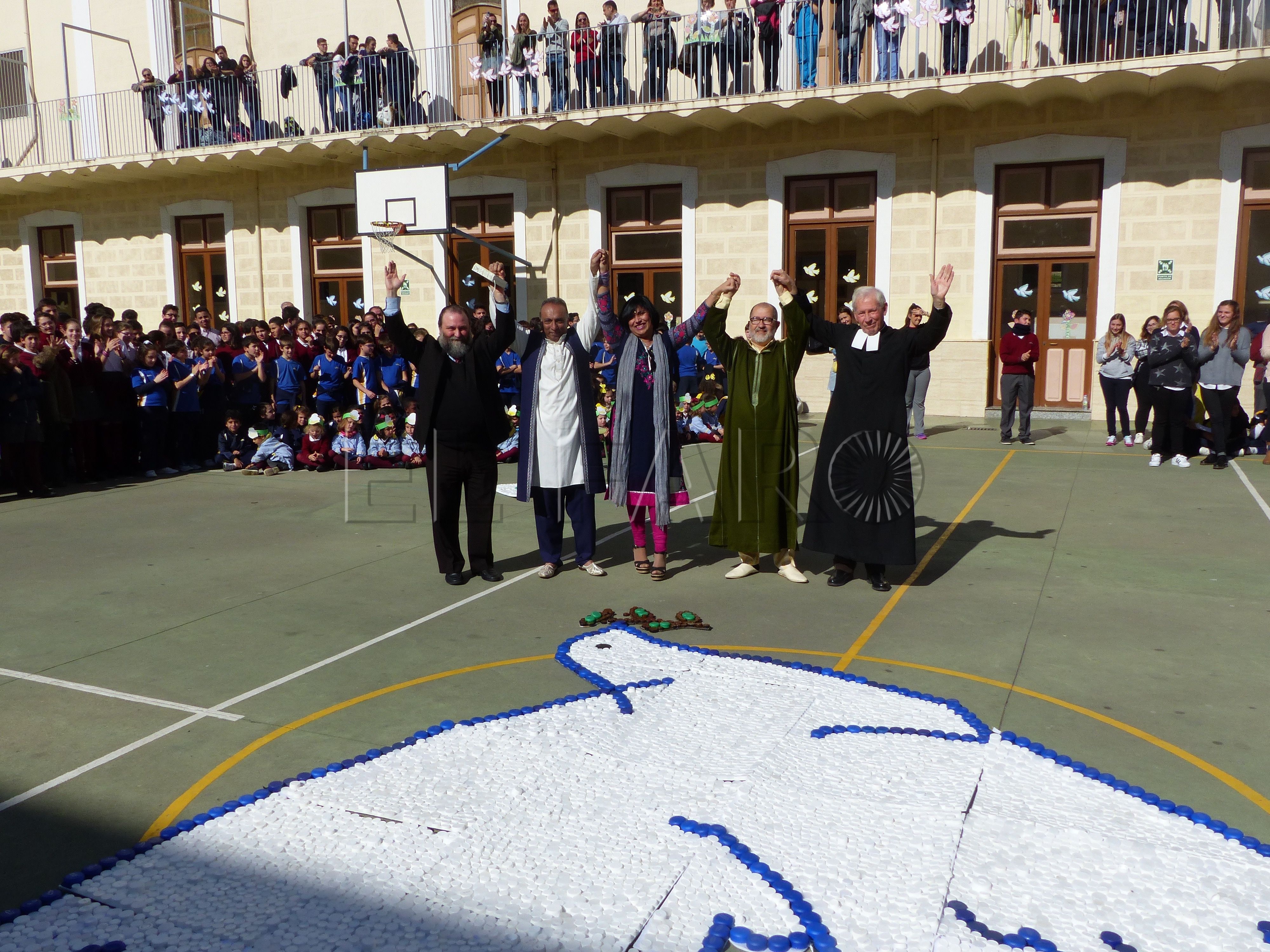 La Salle une a las cuatro culturas de la ciudad en nombre de la paz