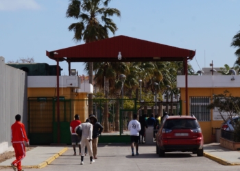 foto Echan a un residente del CETI por golpear a su mujer embarazada en la barriga