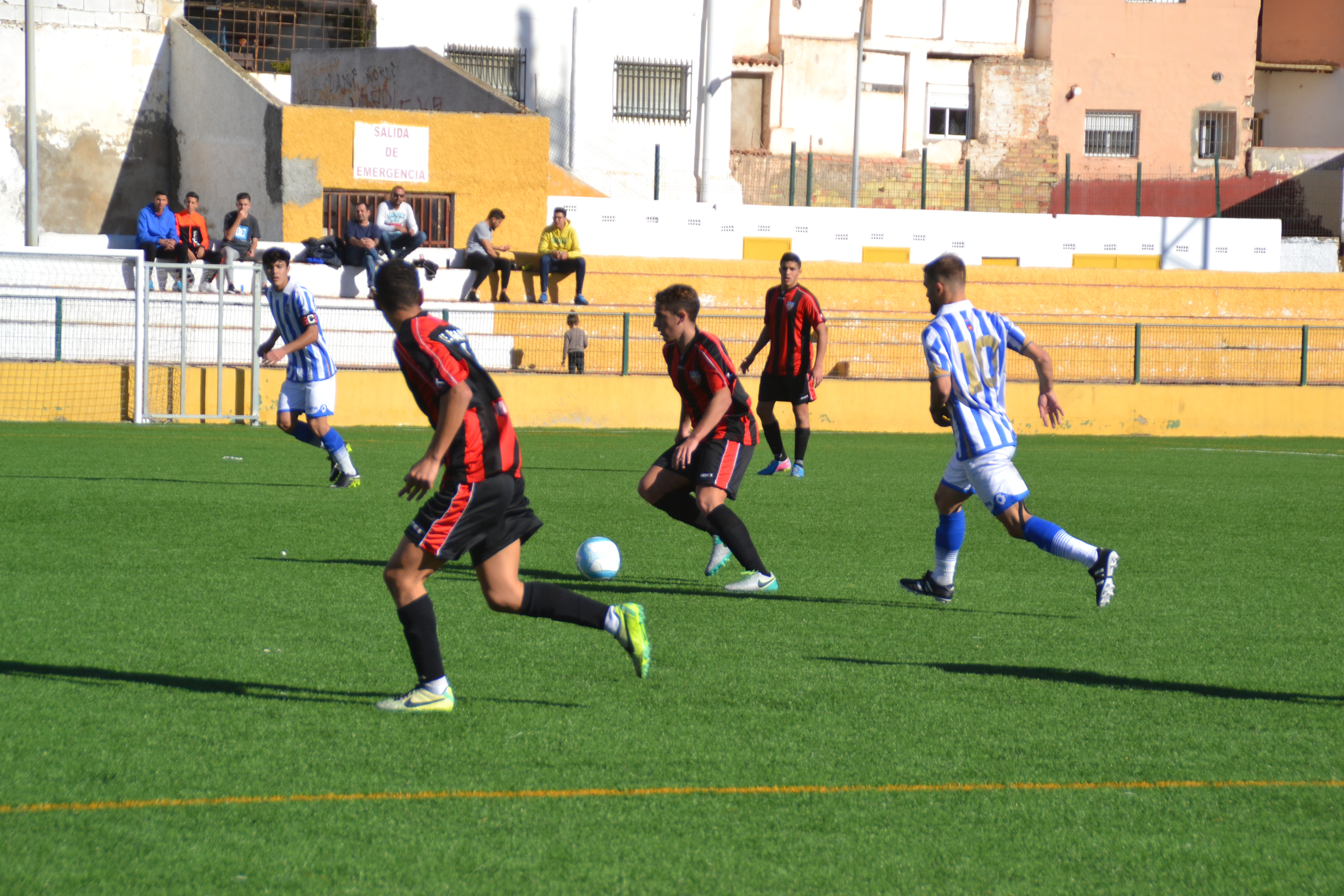 Los juveniles, a cinco puntos de la permanencia