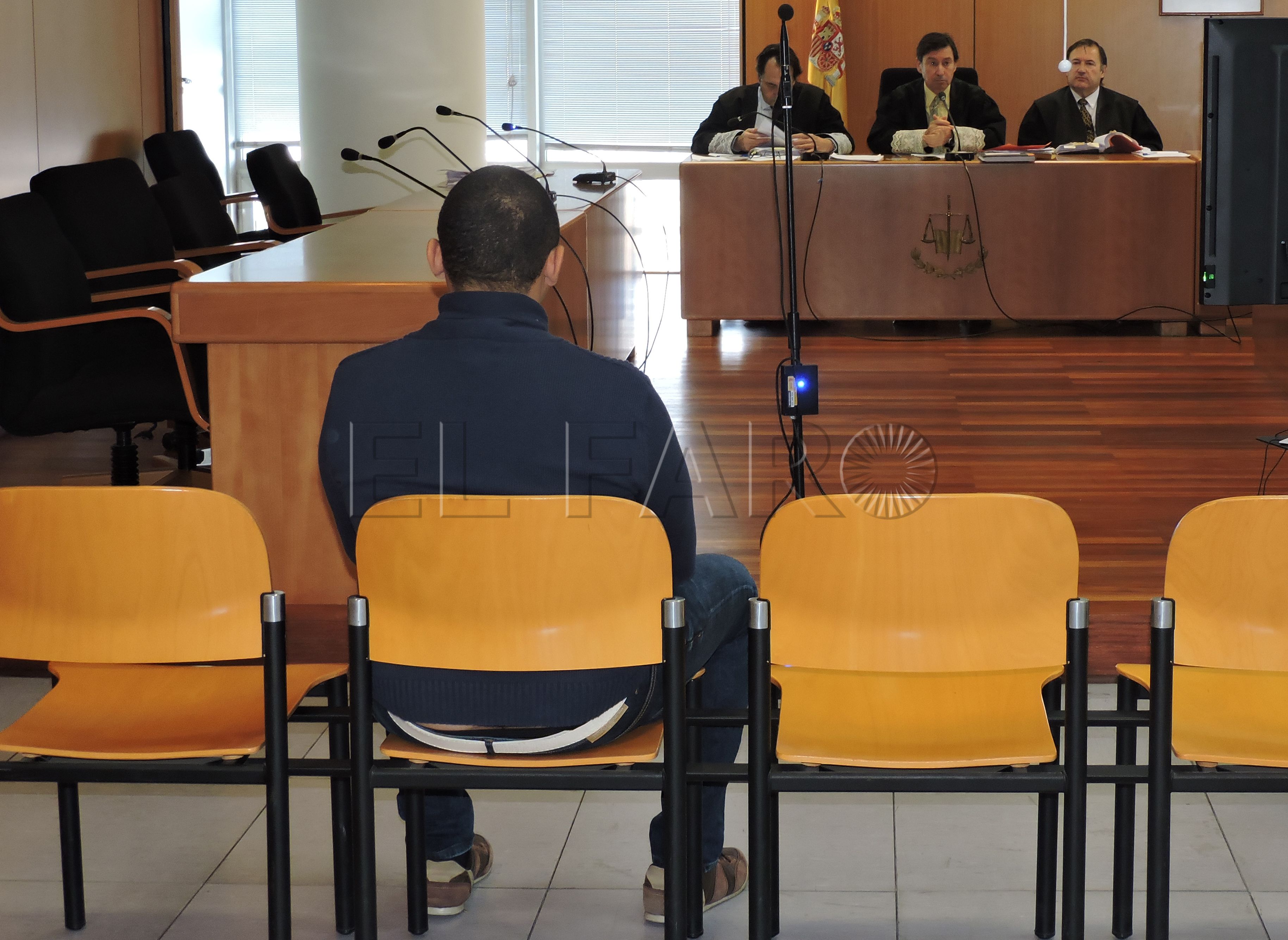 El militar acusado de abusar de su hijastra habla de ‘vendetta’ de su ex