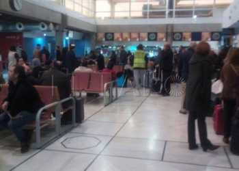 13 1 13 Cerca de 500 viajeros, afectados por la cancelación de 11 vuelos por nubes bajas