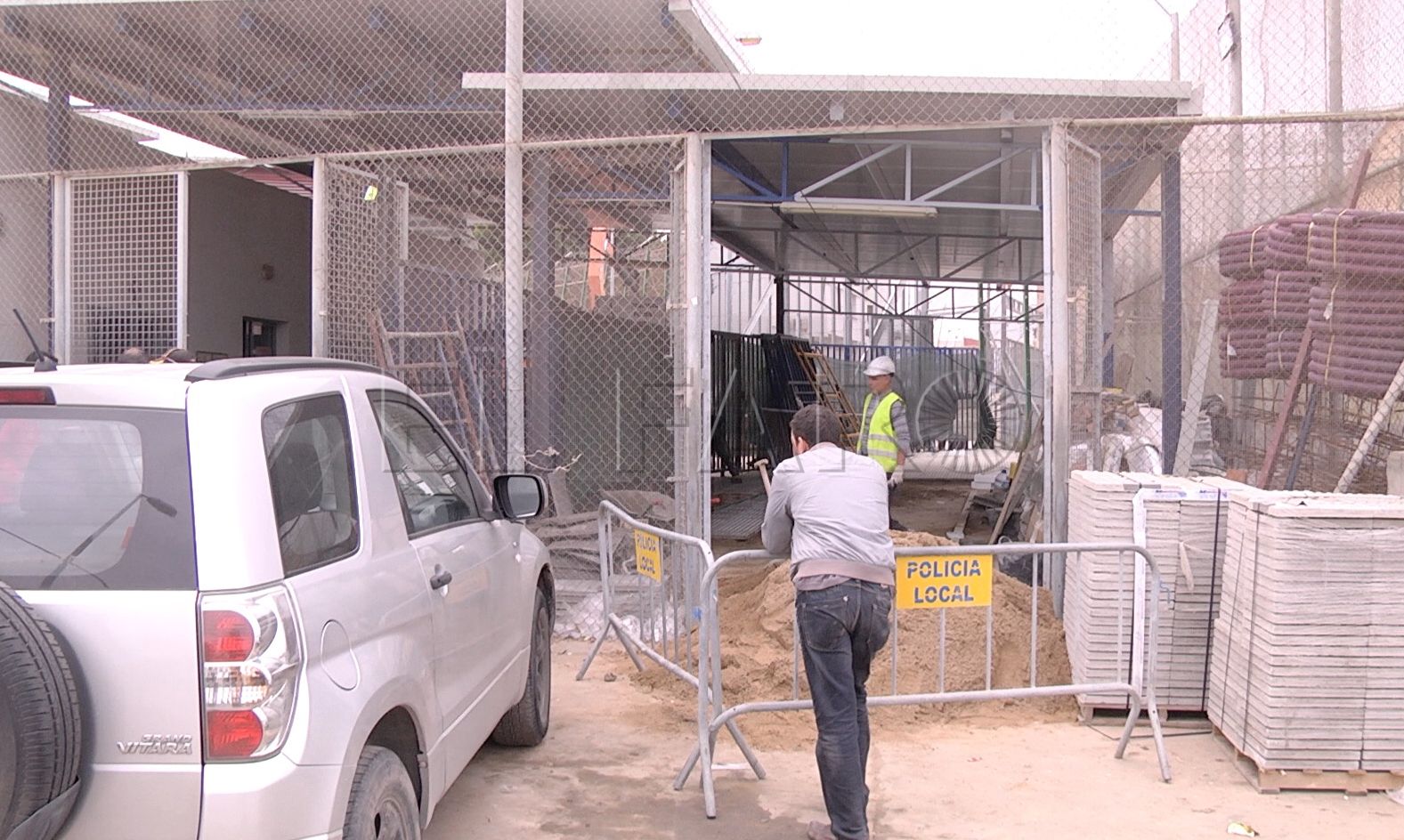 El paso de Farhana cerrará cuando las obras sean incompatibles con el tránsito