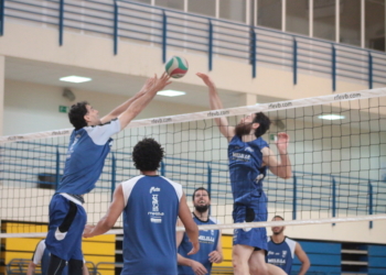 26 01 10 El voleibol para iniciar la semana de trabajo