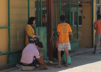 3 1 7 El centro conciencia a los padres de los niños de la importancia de escolarizarlos