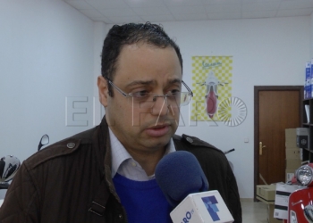 Moisés Benarroch Cohen, responsable de la tienda de motos Vespa, Piaggio y Gilera de Melilla.