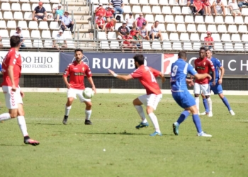 Partido entre melillenses y murcianos, en la primera vuelta