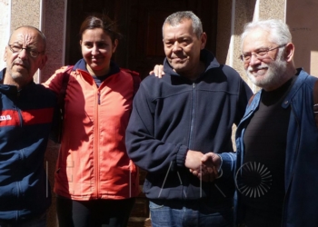 02 03 1ok e1488374889880 Vecinos paran el desahucio de una familia con 5 hijos en Barrio Hebreo