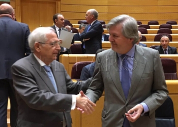 14 1 8 Imbroda espera que se elabore una “constitución” en materia educativa