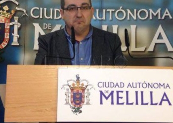 6 1 5 ­­­C’s propone un reglamento para unificar los criterios para conceder becas a estudiantes