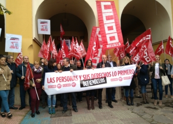 IMG 20170323 110406 CCOO y UGT se concentran contra la reforma laboral
