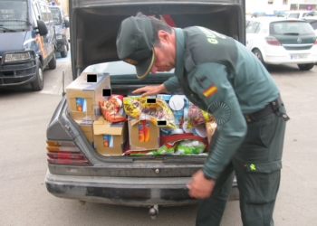 Inmovilizan 18 toneladas de alimentos y 6.000 litros de bebidas en una campaña contra el comercio fronterizo ilegal
