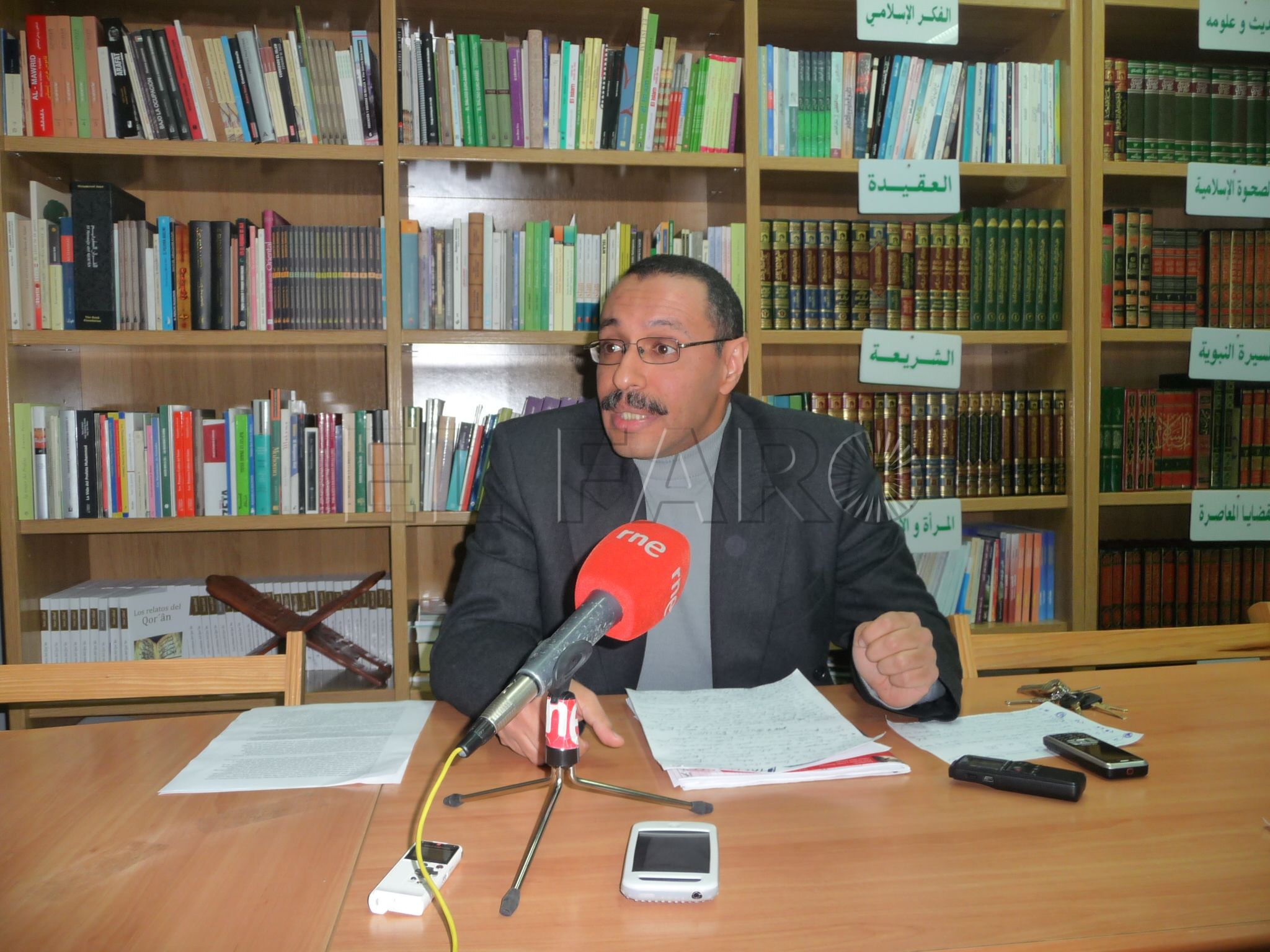 “El líder de la CIM actúa bajo las órdenes del Gobierno local y no vela por nuestros intereses”