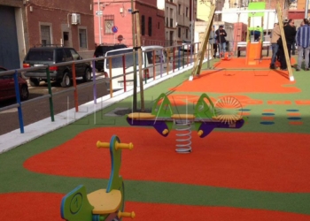 fotoparque Medio Ambiente invierte 49.000 euros en la construcción de un parque infantil