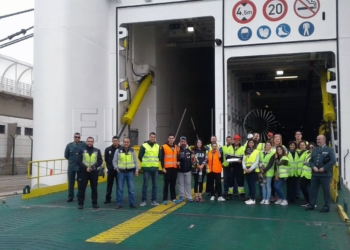 11 1 2 La naviera Armas realiza en el puerto un simulacro de evacuación de un ferry