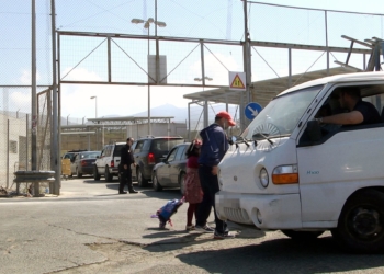 11 1 4 Policía Local unifica las colas de Farhana al no poder diferenciar a los comerciantes