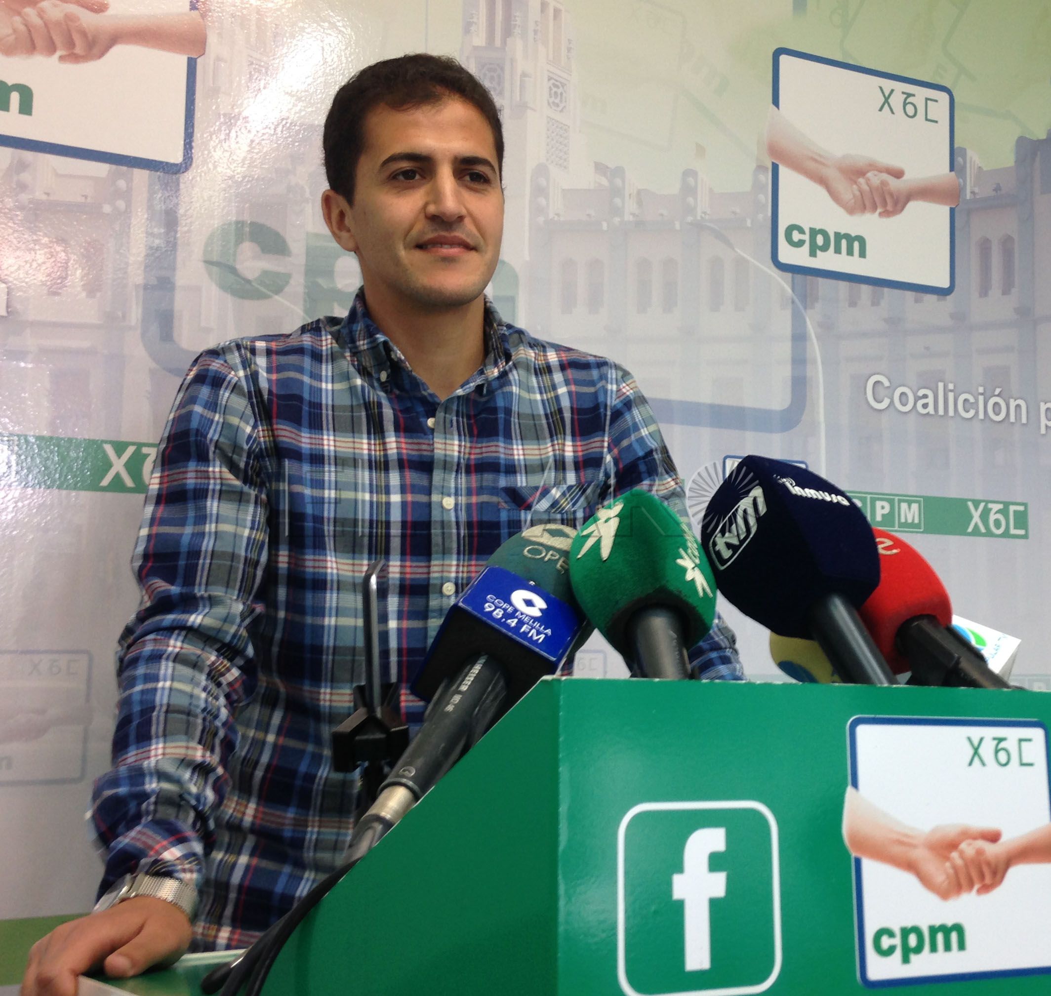 CpM pregunta por qué se paga un servicio de alfombras que dice que no se ha dado