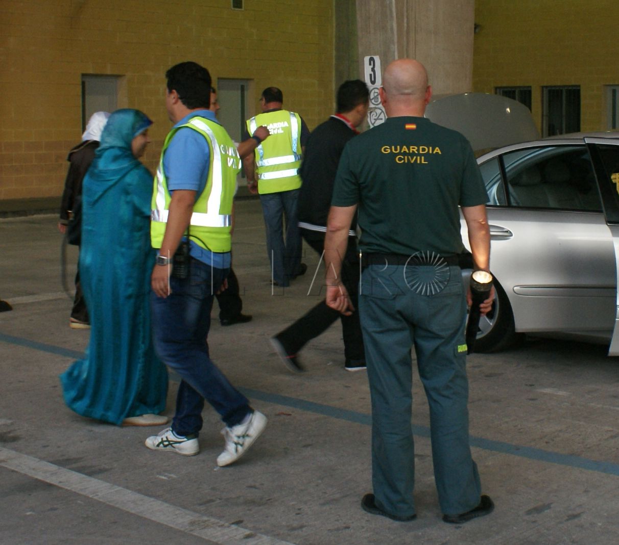 Intenta colarse en el barco con un documento francés y le piden 6 meses de cárcel