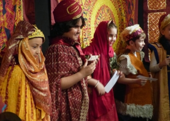 22 1 Marionetas y relatos de fantasía, en el Teatro Mágico para niños