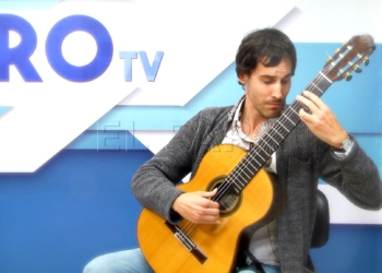 23 1 Alejandro Aparicio, guitarrista: "La música es algo fundamental, debería valorarse como se merece”