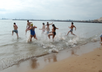 19 1 1 Las playas de Hipódromo-Cárabos y de La Hípica reciben la bandera azul de calidad