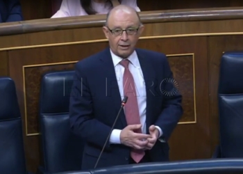 2 1 14 Montoro anuncia que el abaratamiento del transporte de Canarias también llega a Melilla