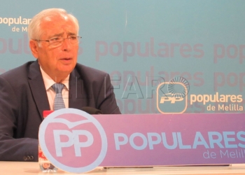 2 2 8 Imbroda dice que se podrá plantear en 2018 la subida del descuento en barco y avión