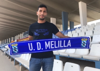 El central melillense estuvo ayer en las dependencias del estadio municipal Alvarez Claro.