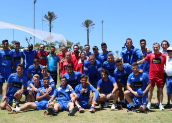 La plantilla de la UD Melilla en el Campo de Golf.