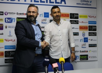 El presidente de la entidad azulina (i), junto al nuevo entrenador de la escuadra de nuestra ciudad, Manolo Herrero.
