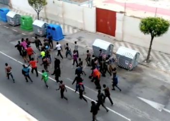 Un grupo de 106 inmigrantes ha saltado la valla de Melilla a las 7 de la mañana