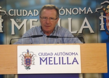 10 1 15 De Castro cree que la valla del puerto no frenará las incursiones de polizones
