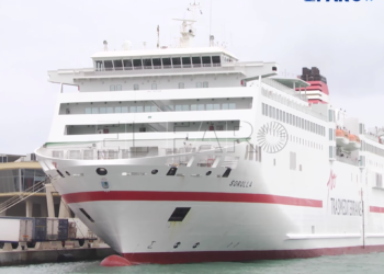 14 1 Trasmediterránea y Marina Mercante niegan que se haya adjudicado el contrato marítimo