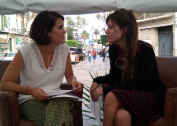 18 2 “La poesía femenina es la poesía, porque es universal, sirve para hombres y mujeres”